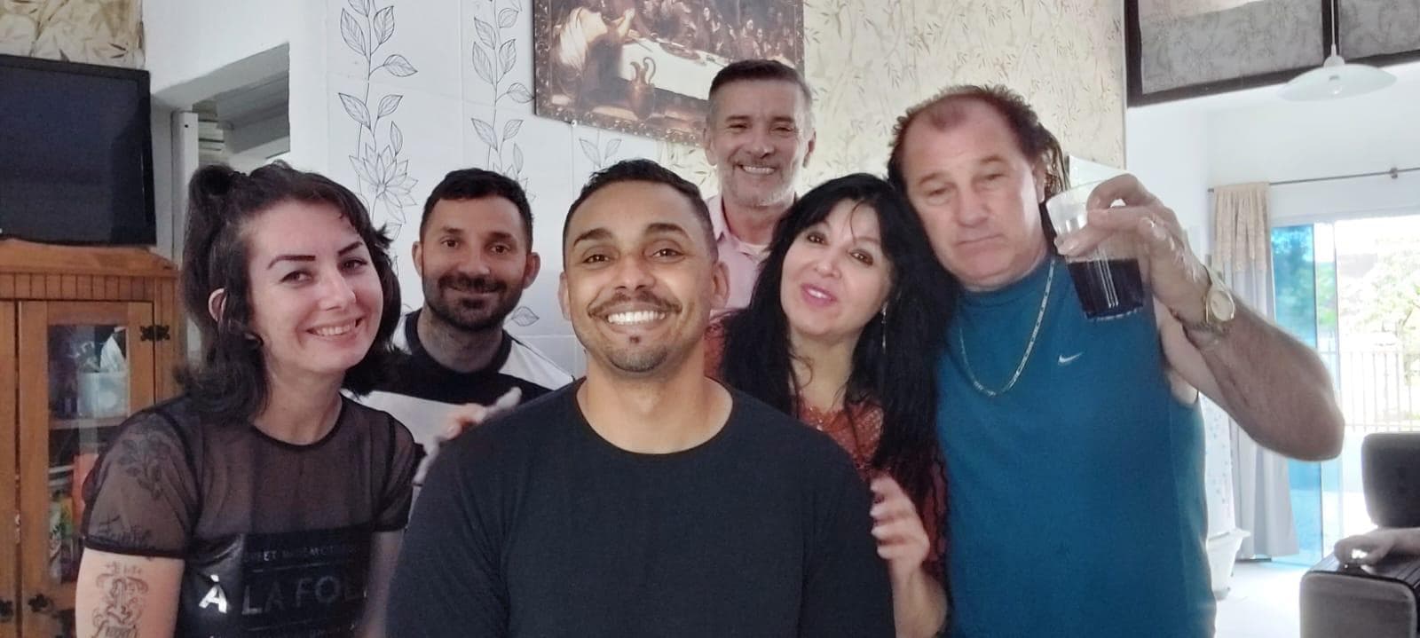Momento de alegria e fortalecimento mútuo entre os cinco pacientes