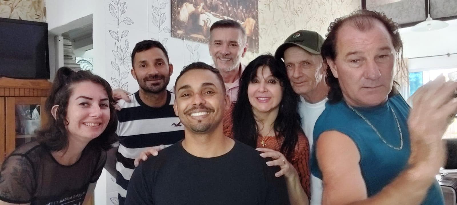 Ana, Francisco, Arthur, Lucas e Cirilo reunidos no Instituto do Câncer Sempre Com Você